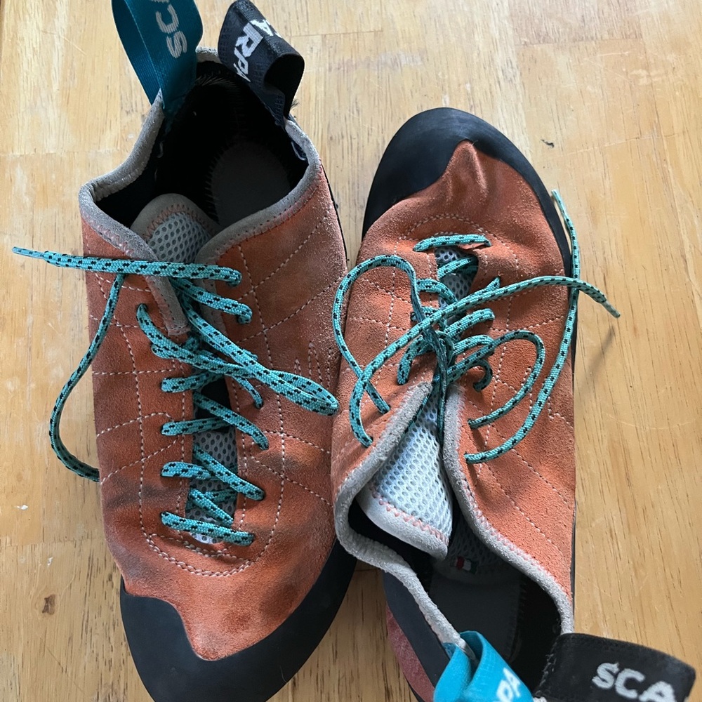 Women’s Scarpa Helix Climbing Shoe 40.5//W9 - Picture 5 of 6